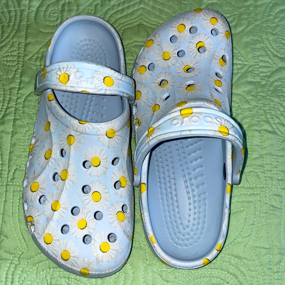 Crocs Light Blue with Daisy